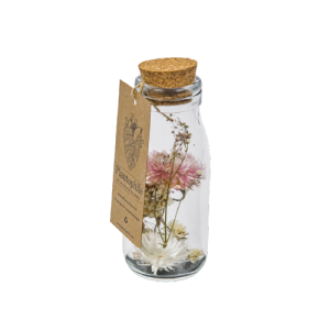 leuke droogbloemen in een flesje in het formaat medium